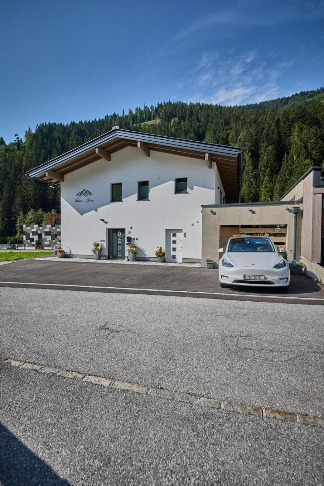 Haus Joan - Apartments Saalbach-Hinterglemm Zewnętrze zdjęcie